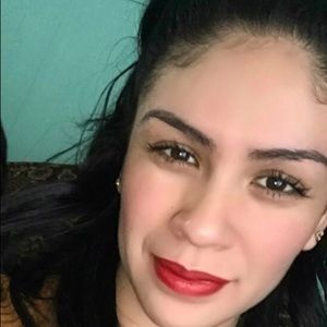 Meet your Posher, Isabel